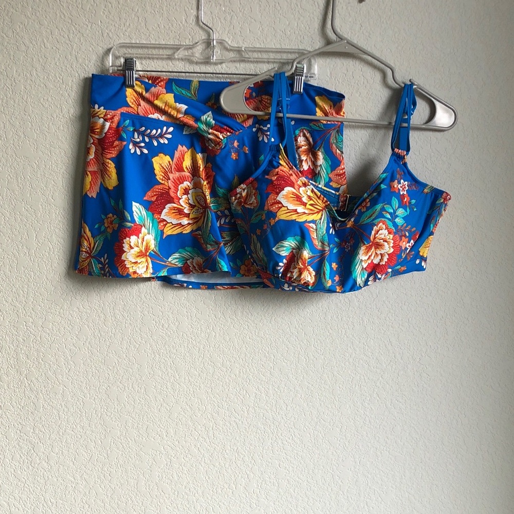 Sunsets Blue Floral Bikini Set Skirt Bottom Underwire Top 40DD 14